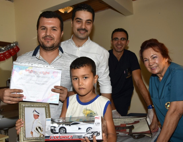 Sünnet Olan Çocuklara ‘Erkeklik Diploması’