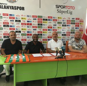 Vagner Love Sözleşme Uzattı