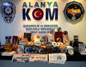 Elebaşı Gülen’e Ait Çok Sayıda Kitap, Cd ve Kaset Bulundu