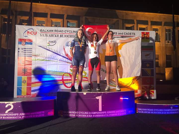 Şampiyonluklara doymuyor..