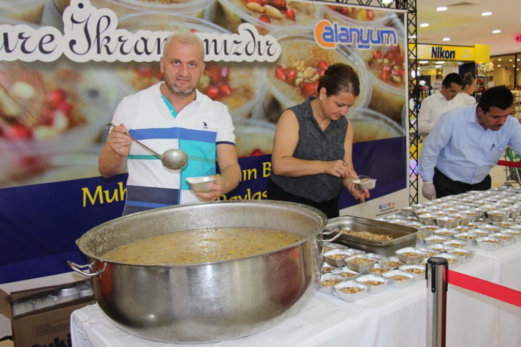 ALANYUM AVM’DE AŞURE COŞKUSU..