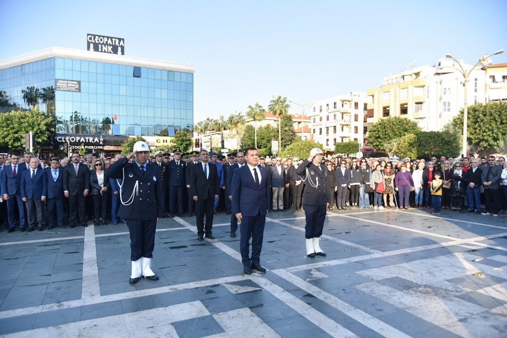 ATATÜRK, VEFATININ 80. YILDÖNÜMÜNDE ÖZLEMLE ANILDI