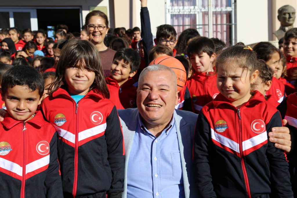 “ALLAH DA SENİ SEVİNDİRSİN BAŞKAN”