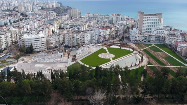 “ŞEHRİN ORTASINDA YEMYEŞİL BİR VAHA”