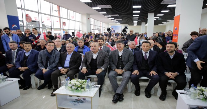 Çavuşoğlu: “Menderes Türel dışında proje üreten aday yok”