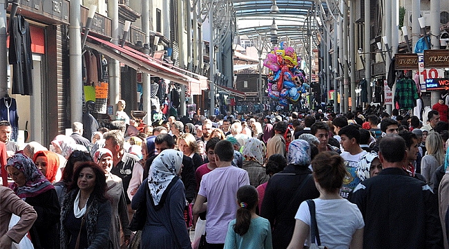 Türkiye nüfusu 82 milyon 3 bin 882 kişi oldu