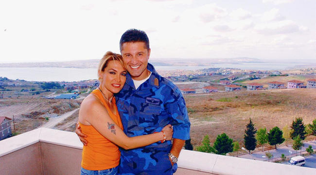 “Bir sen eksiktin”