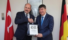 “BAŞKAN TÜREL ÖDÜLE DOYMUYOR”