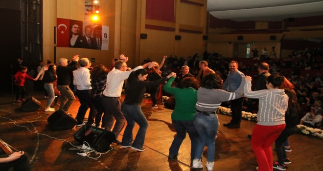 Antalyalılar Karadeniz türküleriyle coştu