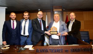 ÜRDÜNLÜ İŞ ADAMLARINDAN BAŞKAN ŞAHİN’E ZİYARET