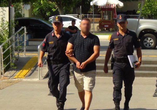 Kameraları hesaba katmayan şaşkın hırsız…