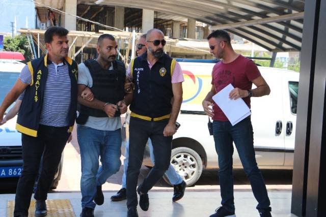 Bu ne kin 8 kurşun..