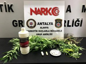 Alanya’da uyuşturucu operasyonu: 2 gözaltı