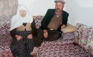 70 yıllık evli çift, 26 dakika arayla vefat etti