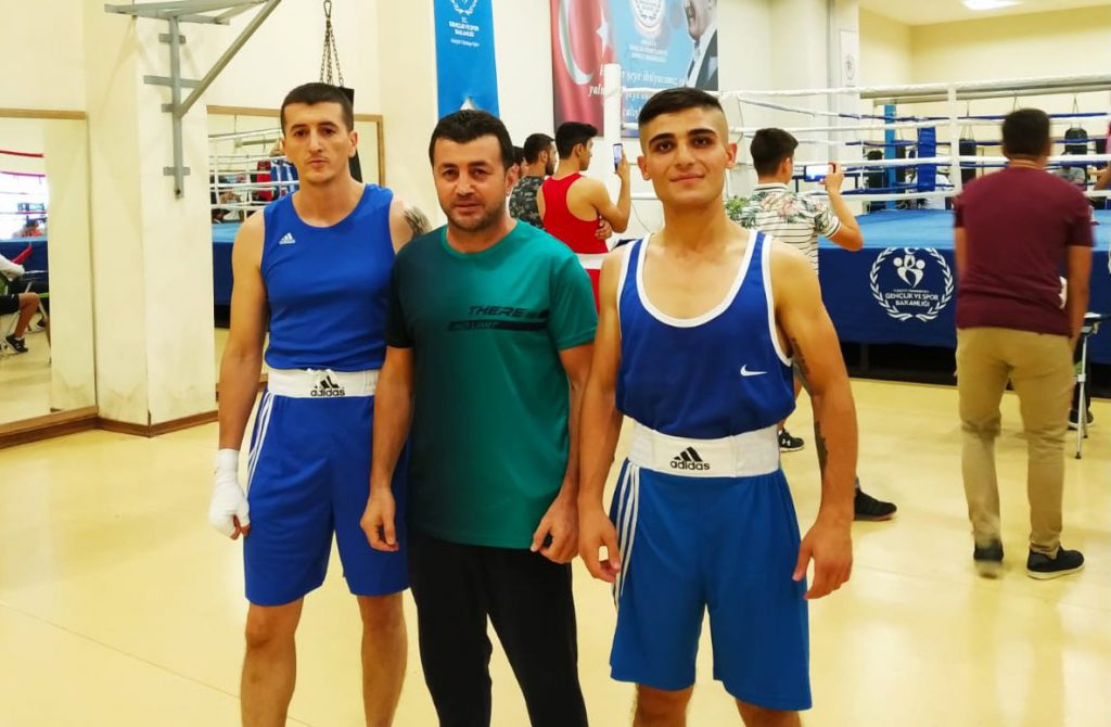 Belediyespor’dan 2 boks şampiyonu..