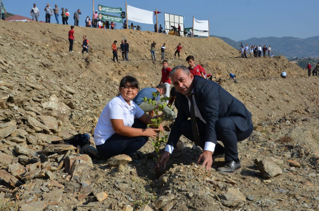 Antalya Büyükşehir’den Fidan Dikimine Destek..