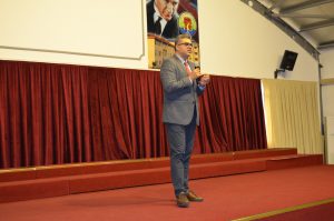 Prof. Lakadamyalı Liselilerle Beraberdi…