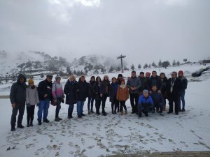 GAZETECİLERİN KAR KEYFİ