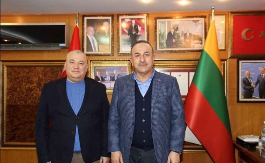 ÇAVUŞOĞLU’NDAN BAŞKAN ŞAHİN’E TAZİYE ZİYARETİ