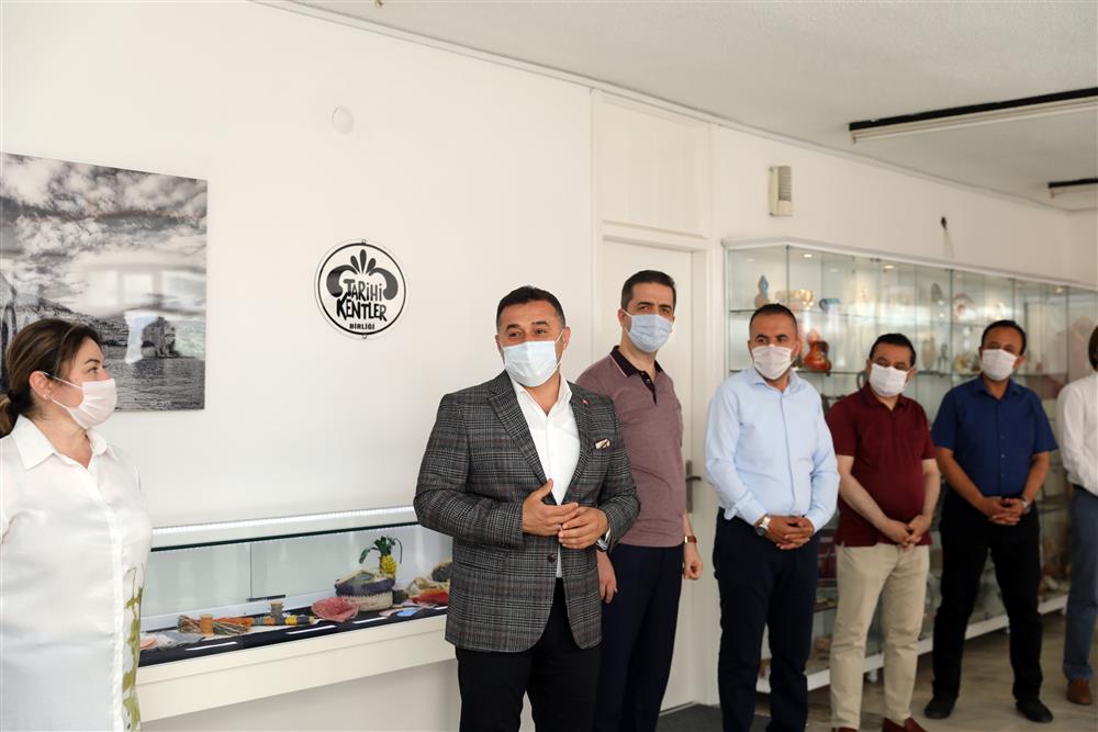 BAŞKAN YÜCEL PERSONELLE BAYRAMLAŞTI