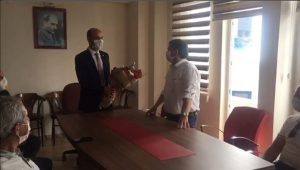 KARADAĞ VE YÖNETİMİNDEN ECZACILAR GÜNÜ KUTLAMASI