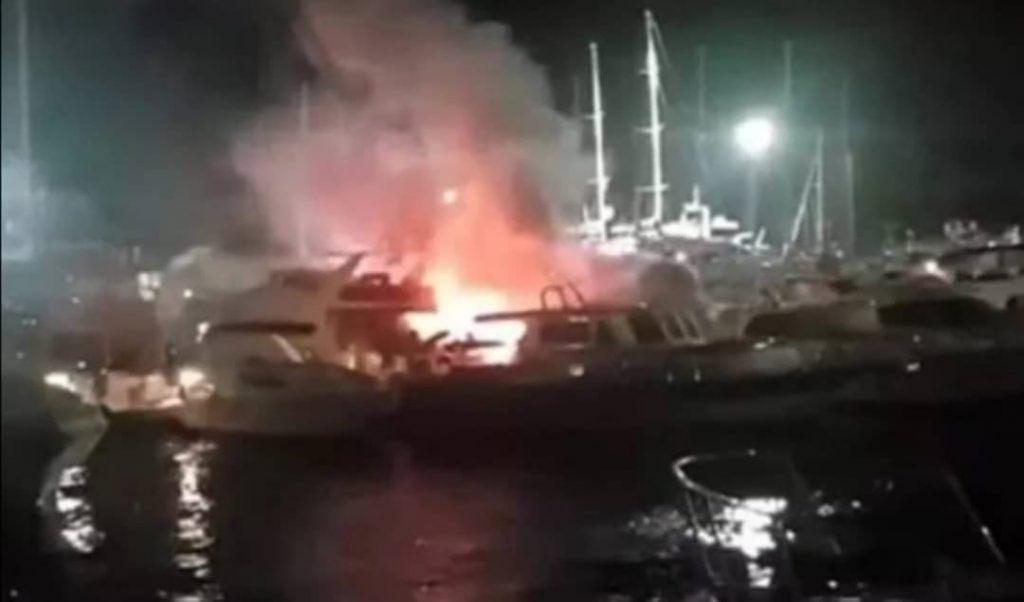 MARİNA’DA Kİ YATTA ÇIKAN YANGIN KORKUTTU