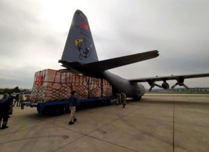 YARDIM UÇAĞI YERE İNMİYOR, BU SEFER SOMALİ