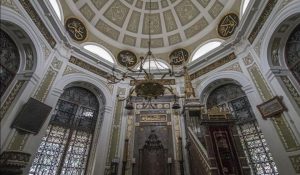 CAMİLERİN NE ZAMAN İBADETE AÇILACAĞI BELLİ OLDU