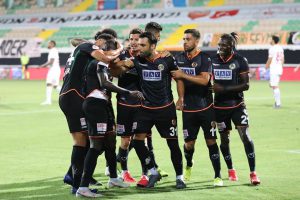 ŞİMŞEKLER FİNALDE TRABZONSPOR’UN RAKİBİ