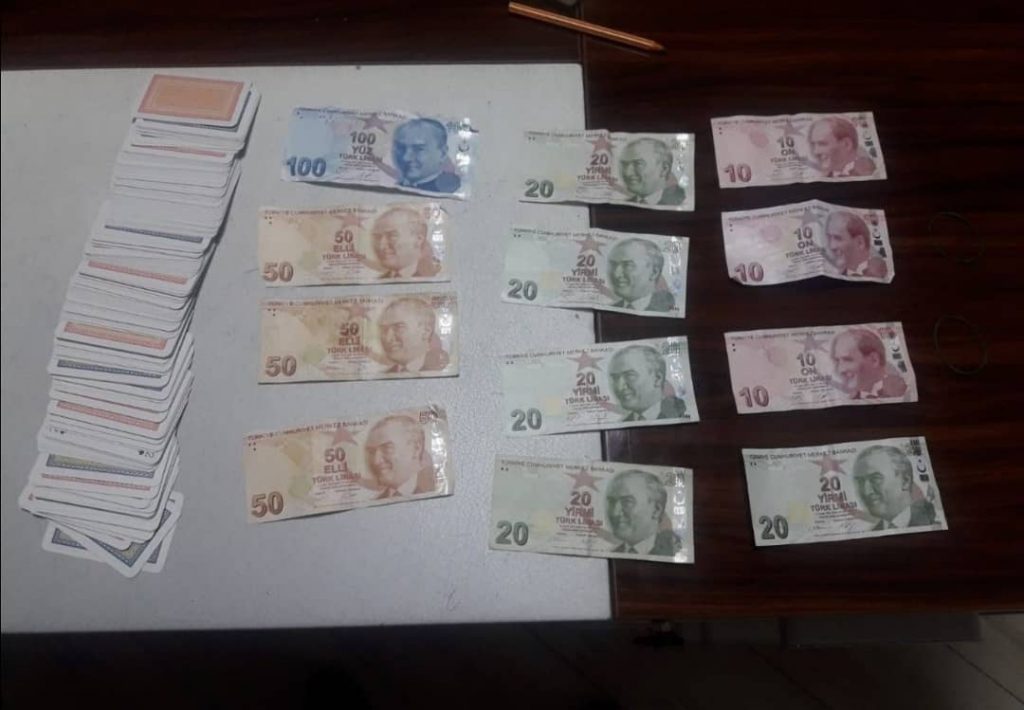 USLANMAZ KUMARBAZLAR