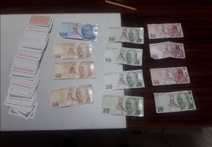 USLANMAZ KUMARBAZLAR