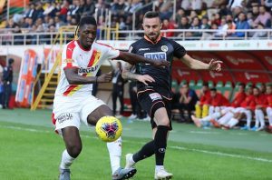 İZMİR’DE ZORLU MAÇ BU AKŞAM