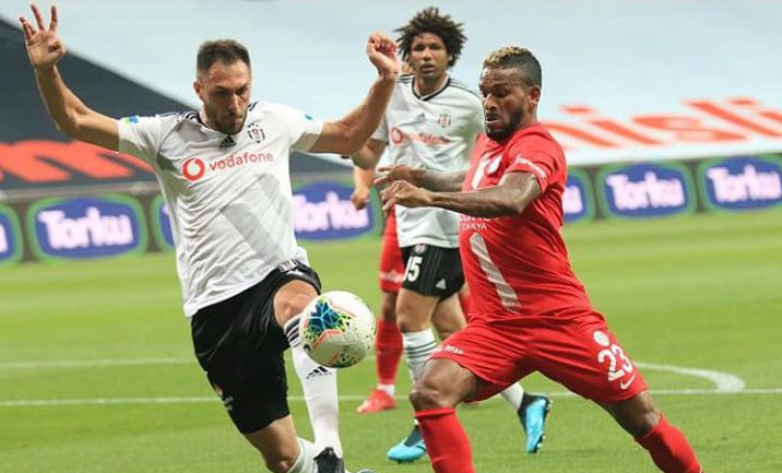 TEK GOL KARTALA YETMEDİ