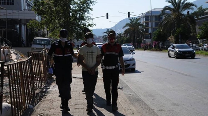 ÇANTA HIRSIZI KAÇAMADI