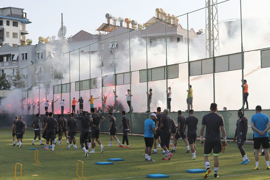 AYTEMİZ ALANYASPOR’A TARAFTARLARDAN MORAL DESTEĞİ