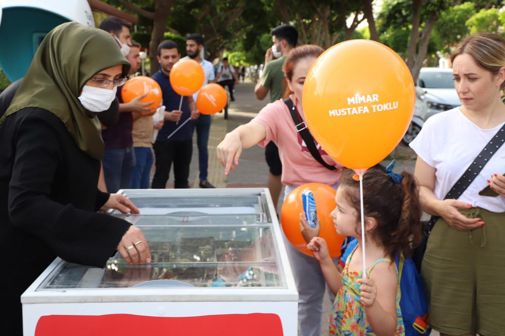 AK PARTİ’DEN ÇOCUKLARA SÜRPRİZ