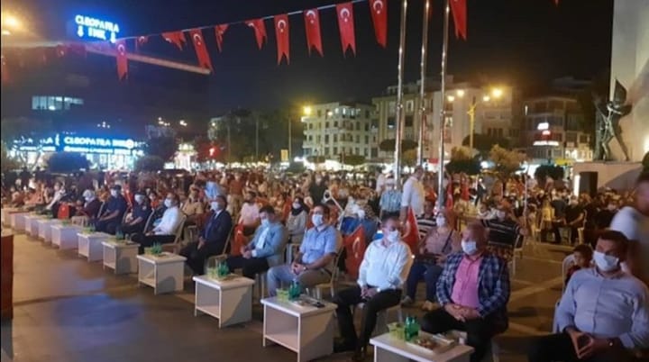 TÜRKİYE DEMOKRASİ İÇİN TEK YÜREK