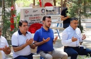 AK PARTİ 15 TEMMUZDA ŞEHİTLERİMİZİ DUALARLA ANDI