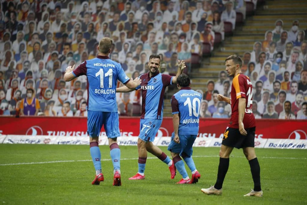 TRABZONSPOR ZİRVEYİ ZORLUYOR