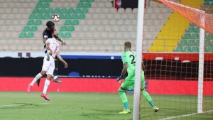 TURUNCU-YEŞİLLİ EKİP KAFASINI ÇALIŞTIRIYOR