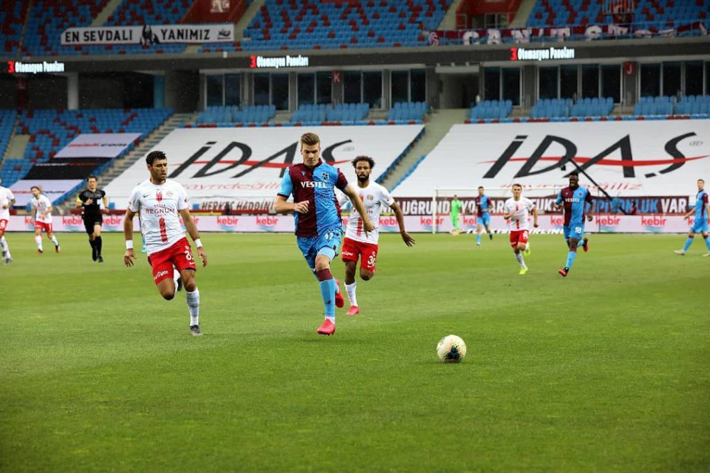 TRABZONSPOR ŞAMPİYONLUĞU ZORA SOKTU