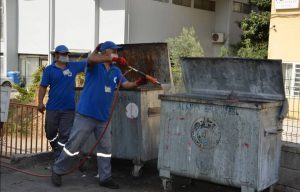 SİNEKLE MÜCADELE TÜM HIZIYLA SÜRÜYOR