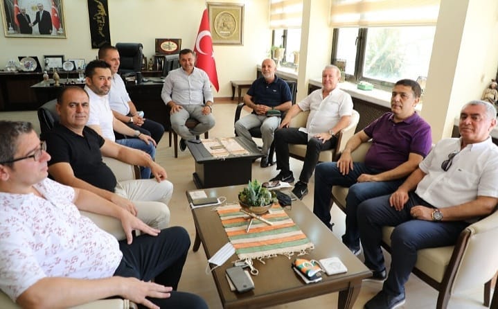 ALANYASPOR YÖNETİM KURULU BAŞKAN YÜCEL’İ ZİYARET ETTİ