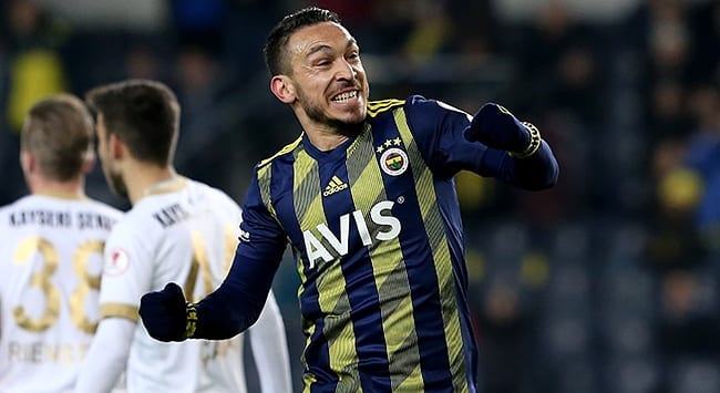 TECRÜBELİ FORVET AMELİYAT OLDU