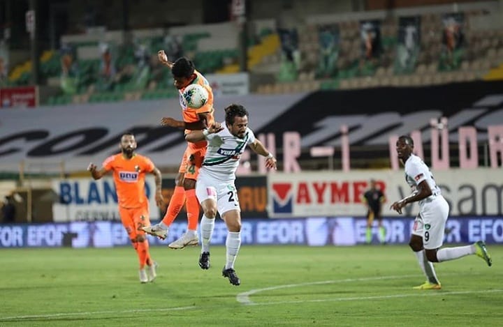 ALANYASPOR SON DAKİKADA GÜLDÜ