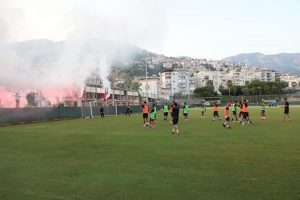 KUPA MAÇI ÖNCESİ TARAFTARLARDAN MORAL DESTEĞİ