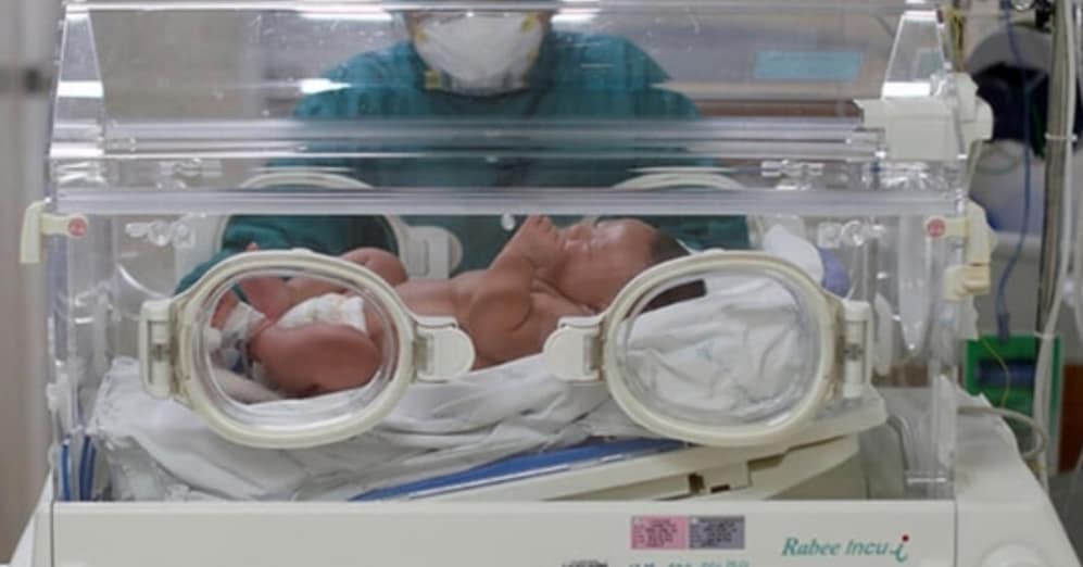 KORONA 7 GÜNLÜK BEBEĞİ CANINDAN ETTİ