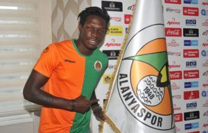 KONGOLU FUTBOLCU BEŞİKTAŞ TRANSFERİNİ DUYURDU