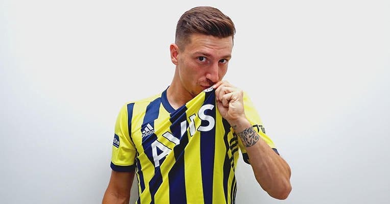 MERT HAKAN FENERBAHÇE’DE
