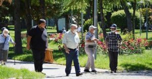 ANKARA’DA 65 YAŞ ÜSTÜ İÇİN KISITLAMA GERİ GELDİ